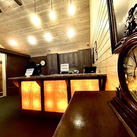 Pinewoods Resort And Rv Park Duck Creek Village ภายนอก รูปภาพ