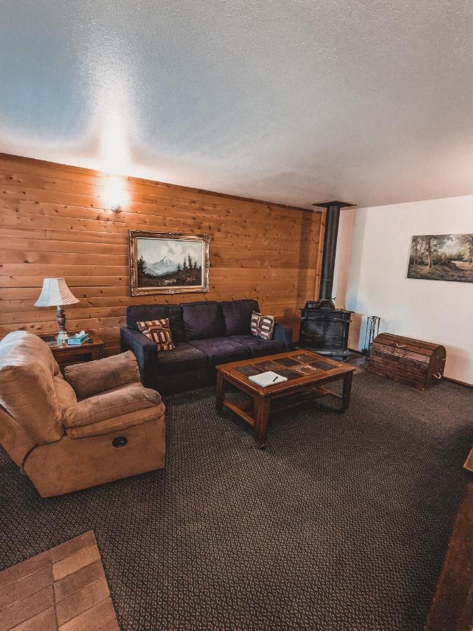Pinewoods Resort And Rv Park Duck Creek Village ภายนอก รูปภาพ
