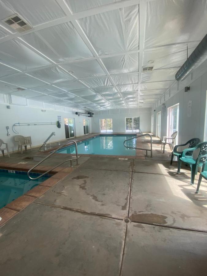 Pinewoods Resort And Rv Park Duck Creek Village ภายนอก รูปภาพ